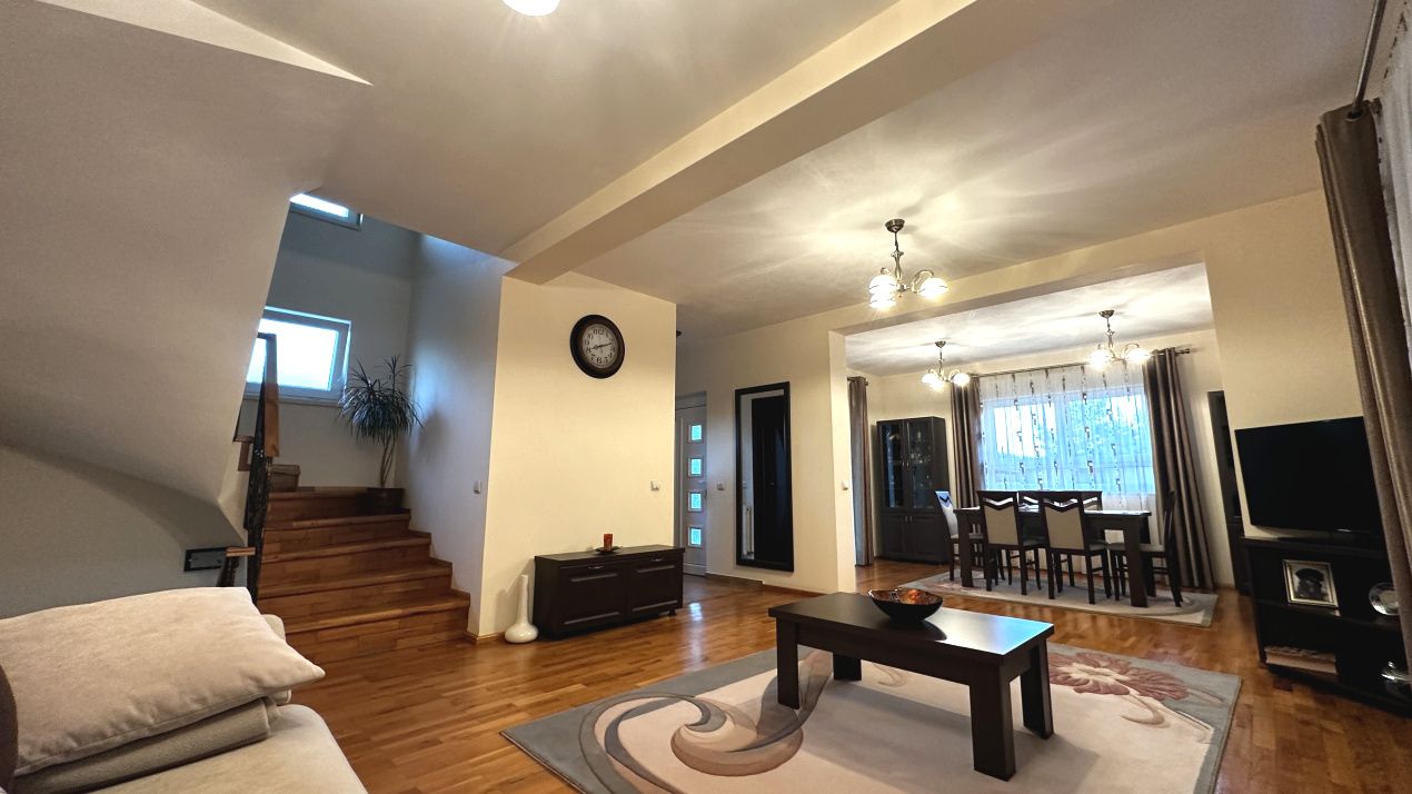 Casă Superba | CETATE Izvorului | 326 mp Teren | Curte | Terasă | Grădină – fotografia 38 din 51