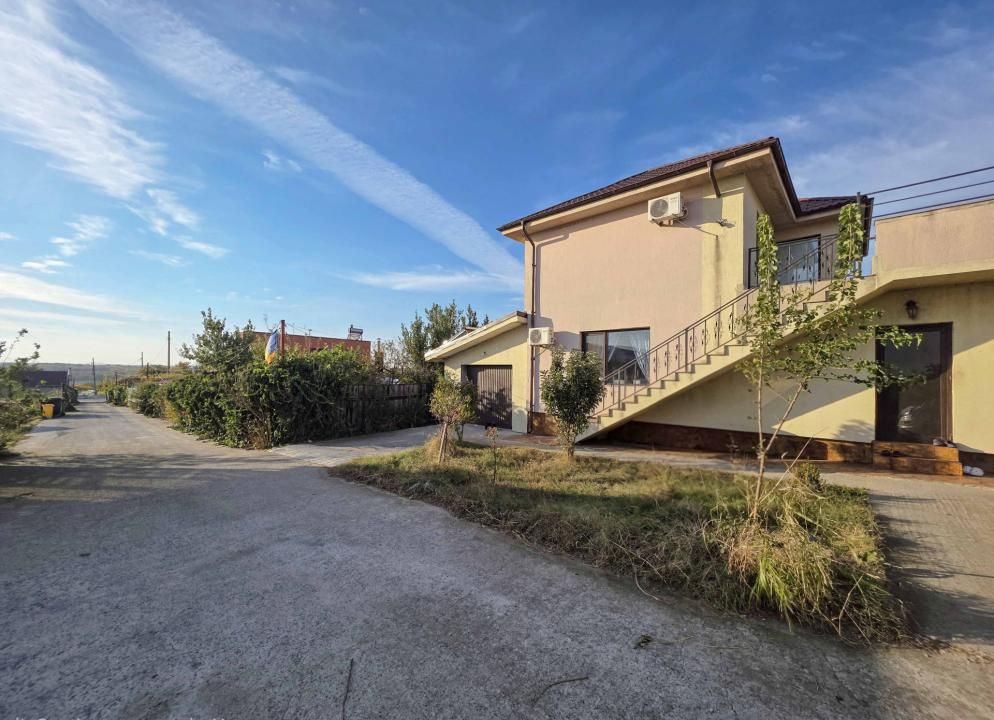 Vilă P+1 cu 6 camere, complet mobilată și utilată, la 10 minute de plaja Corbu – fotografia 2 din 17