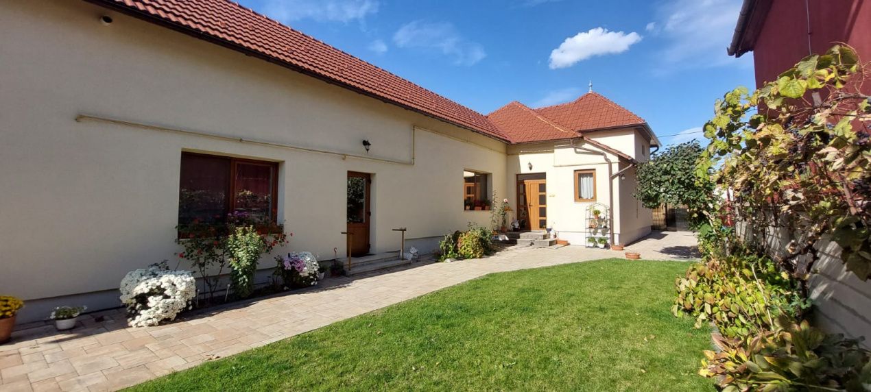 Casa cu 4 camere mobilata si utilata 593mp teren zona Centru – fotografia 13 din 22