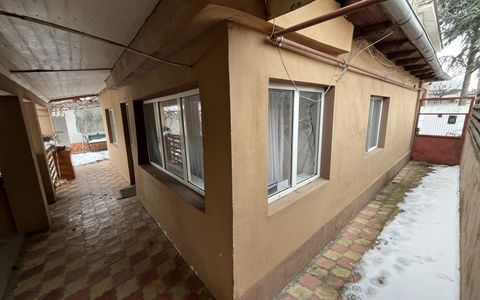 Casa la sol,3camere constructie mixta,renovata,mobilata,utilata,Valu lui Traian!