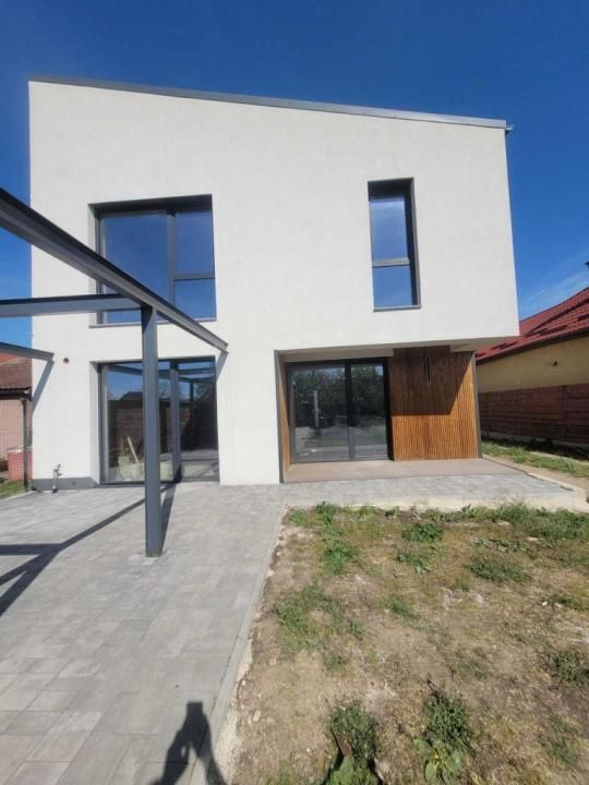 Casă premium NZEB de vânzare ,Cluj cartier Someșeni eficiență energetică A+ – fotografia 1 din 5