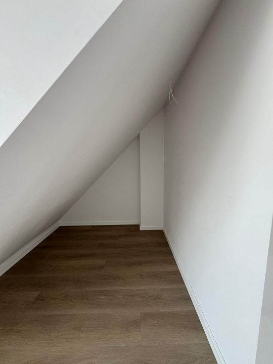 🏡 VILE MODERNE ÎN COMPLEX DE CASE ÎNȘIRUITE – STR. EROULUI, CHIAJNA 🌿 – fotografia 13 din 17