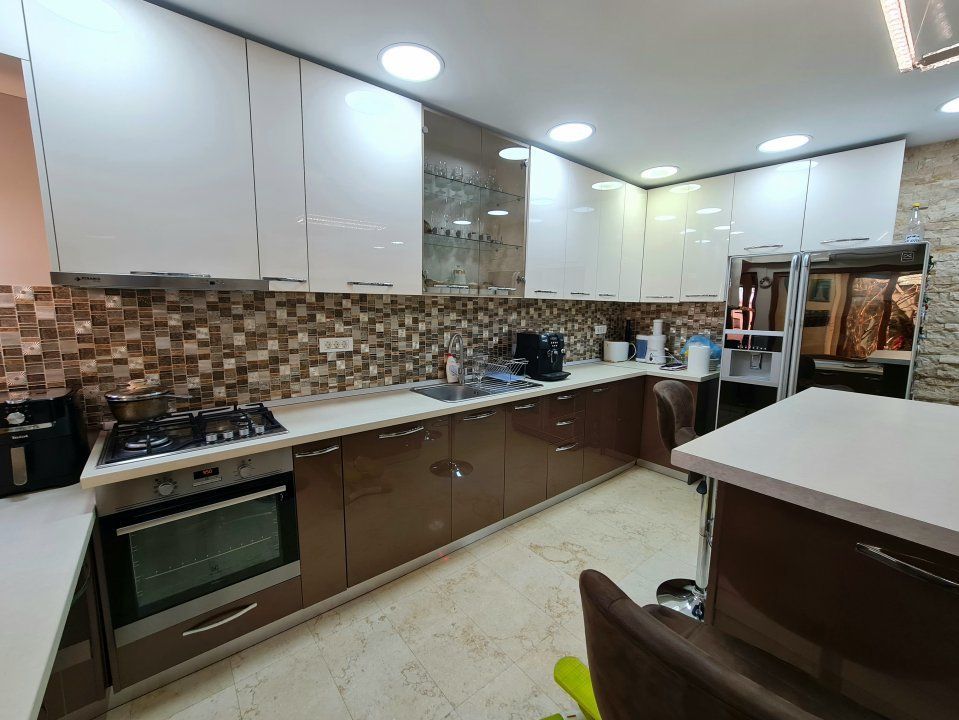 Vila 6 Camere - Domnesti – fotografia 9 din 36