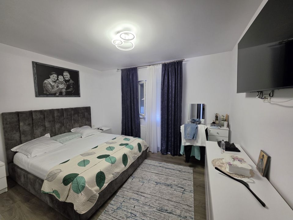 Oportunitate! Casa la sol cu pod amenajat, 4 camere, mobilata utilata, Valu Tr! – fotografia 5 din 12
