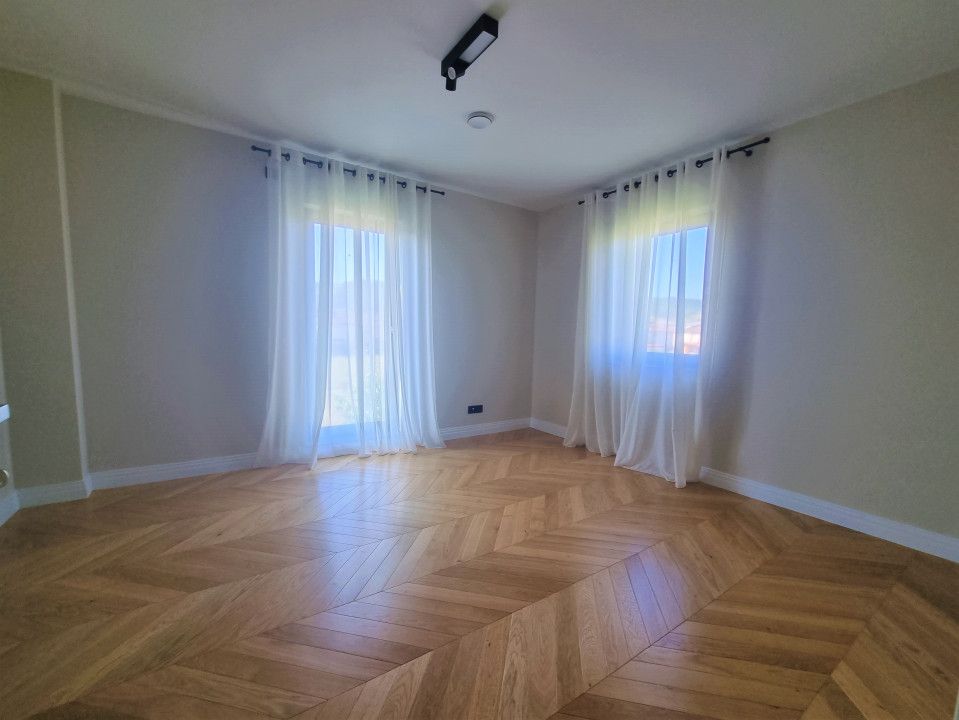 Eleganta, intimitate si tehnologie – casa premium in cartierul Terra – fotografia 21 din 32
