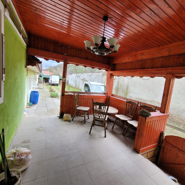 Casa la tara, Apoldul de Sus, 4 camere dormitoare, anexe, pivnita, teren 1200 mp – fotografia 32 din 43