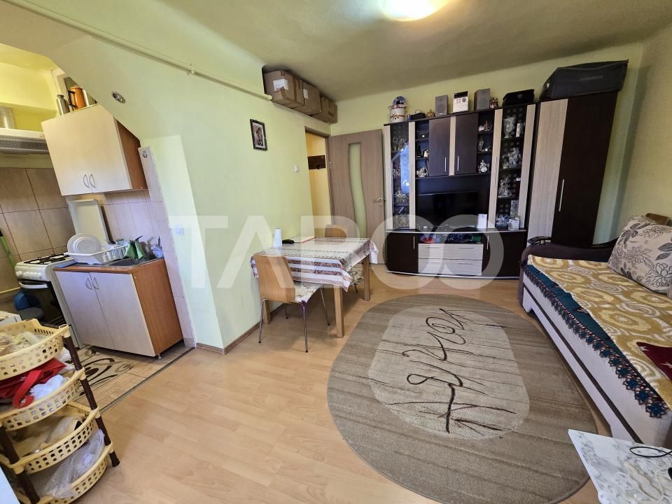 Garsoniera decomandata de vanzare 27 mpu mobilata in Terezian Sibiu – fotografia 10 din 10