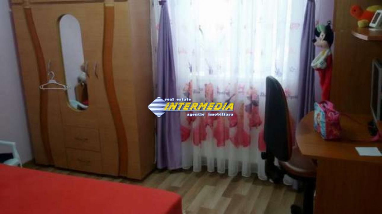 Apartament 4 camere de vanzare etaj 2 in Alba Iulia mobilat utilat – fotografia 4 din 13