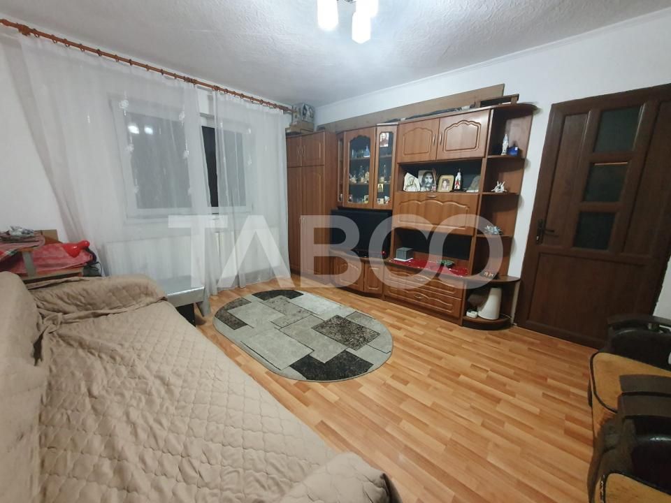 Apartament semidecomandat 2 camere parter 45 mpu Zona Tudor – fotografia 1 din 9