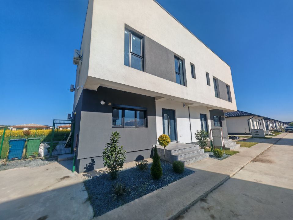 Casa 114 mpu, 260 mp curte , 2 locuri de parcare, complex cu circuit inchis – fotografia 2 din 22