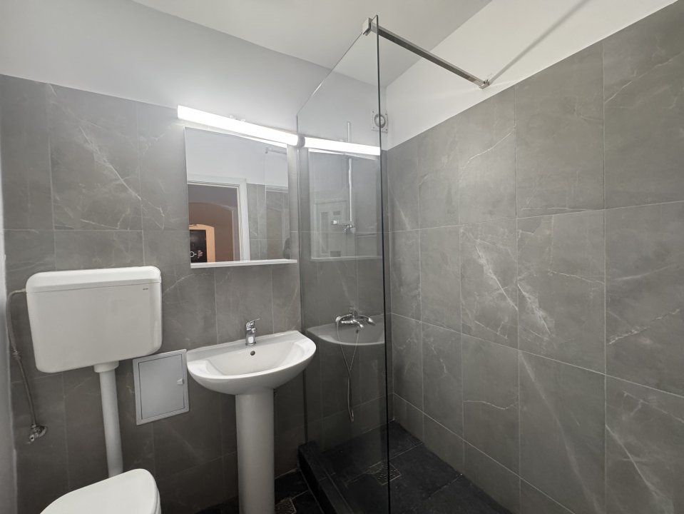 3 Camere | 63 MP | RENOVAT | PARTER ÎNALT | SĂLĂJAN – JEAN STERIADI | 114.000 E – fotografia 12 din 15