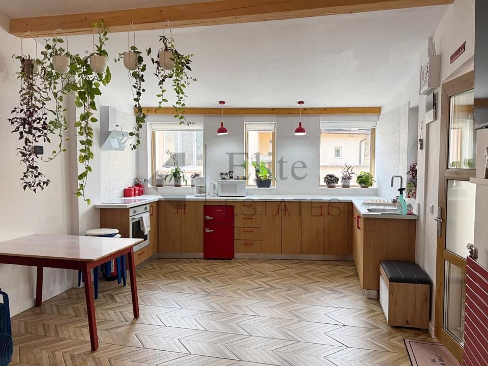 Casa de vanzare singura in curte I Centru – fotografia 1 din 14