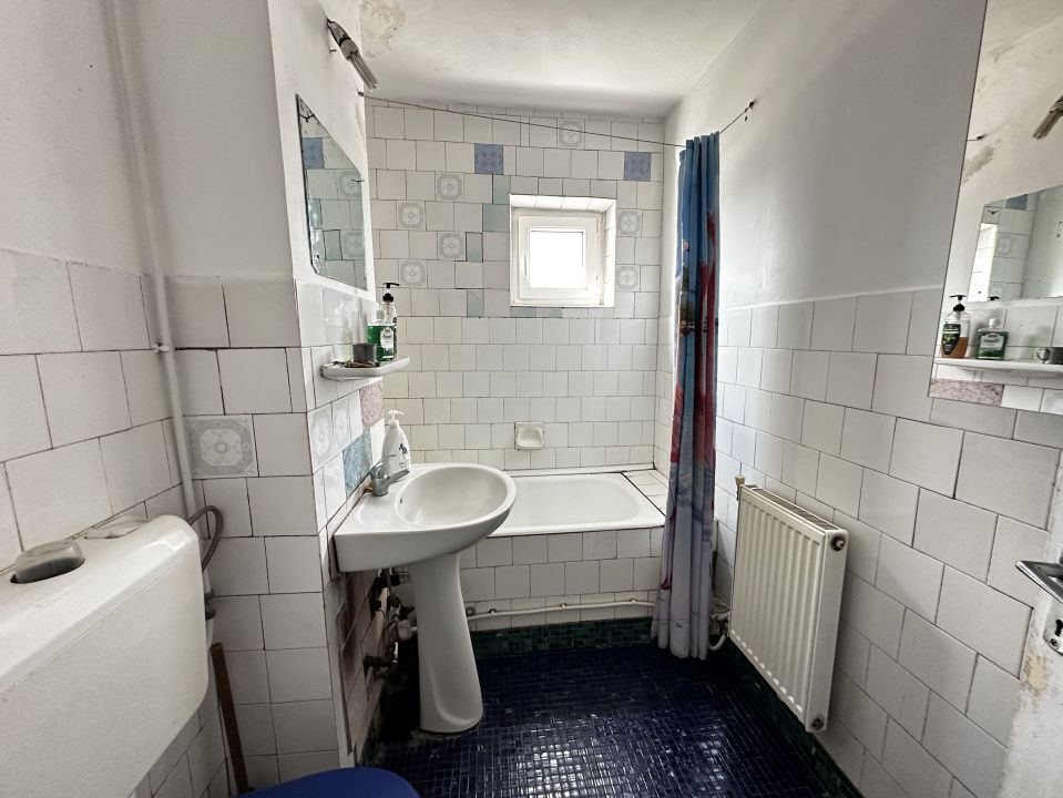 Apartament 3 Camere Vanzare CETATE Flanco Etaj 1, Nefinisat, Centrala Termopane – fotografia 6 din 16