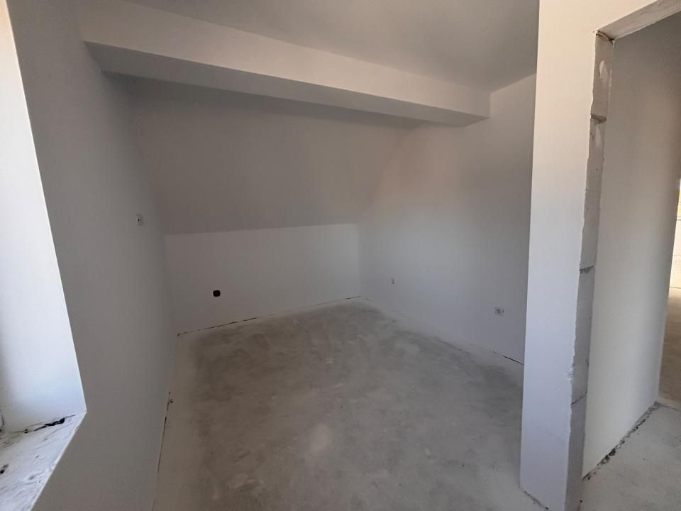 Casă single în Cristian, Sibiu - 4 Camere, 2 Terase, Teren 486 – fotografia 30 din 41