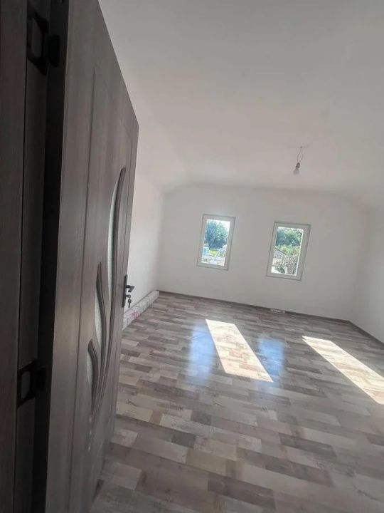 Casa de vanzare in Lumina – fotografia 1 din 7