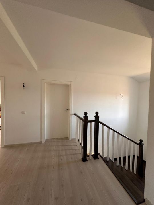 Casă P+1 cu 6 camere de vânzare în Mihail Kogălniceanu – teren 500 mp – fotografia 13 din 31