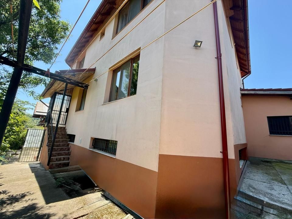 Vilă spațioasă cu teren de 1.008 mp în Ștefănești, Argeș | D+P+E+M – fotografia 3 din 19