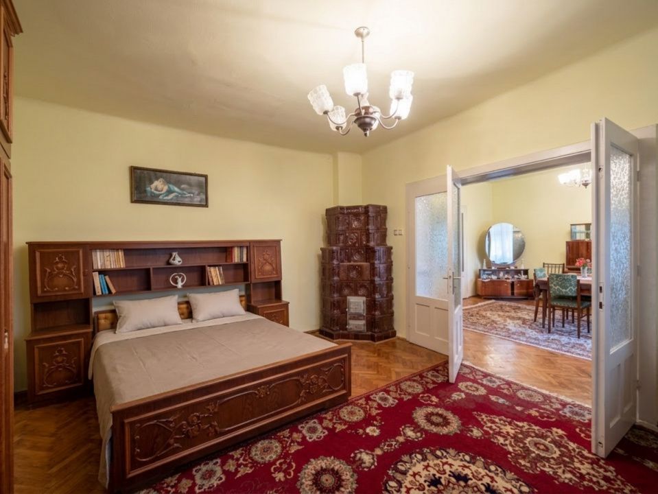 CASĂ DE VÂNZARE ÎN ȘARD, COMUNA IGHIU – TEREN 2.709 MP | 2 CASE | GARAJE | ANEXE – fotografia 8 din 23