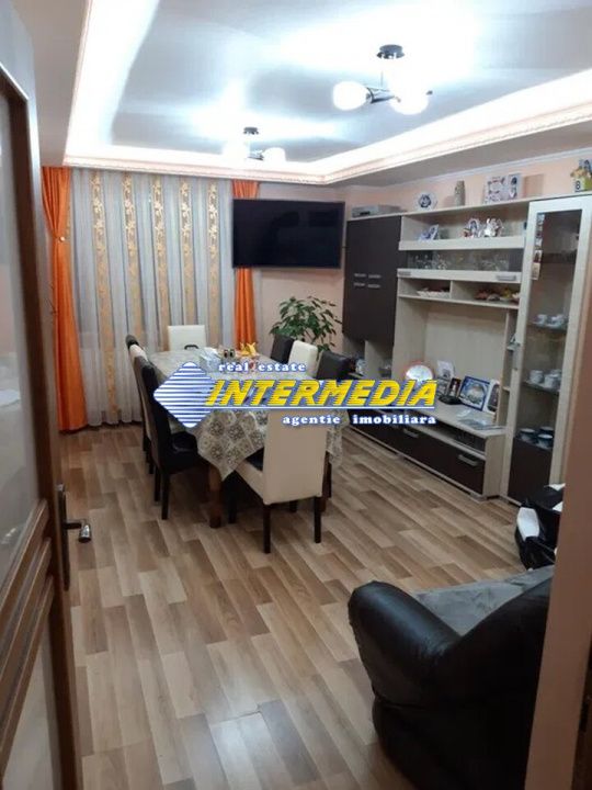 Apartament 4 camere de vanzare etaj 2 in Alba Iulia mobilat utilat – fotografia 9 din 13