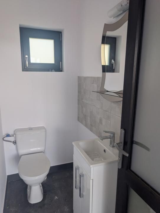 Casa premium! Hemeiusi 3 dormitoare,3 bai , terasa beci – fotografia 10 din 12