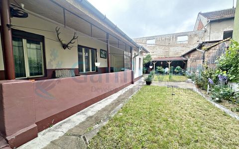 Casa cu 3 apartamente individuale de vanzare, 2 min de Sirul Canonicilor, Oradea