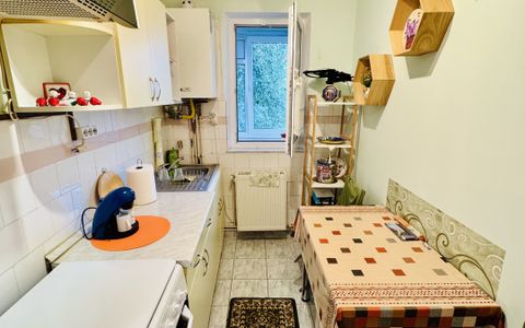 Apartament 2 camere, Decomandat, L.C.Babes, zona Calea Bucuresti