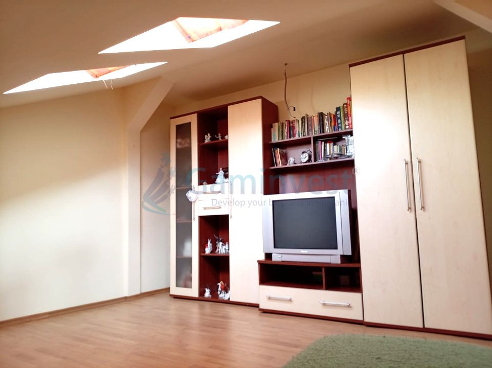 Apartament 3 camere de vanzare, cartierul Nufarul, Oradea – fotografia 1 din 10