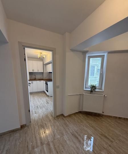 3 Camere de inchiriat | Nerva Traian | Nemobilat | Metrou | – fotografia 6 din 7
