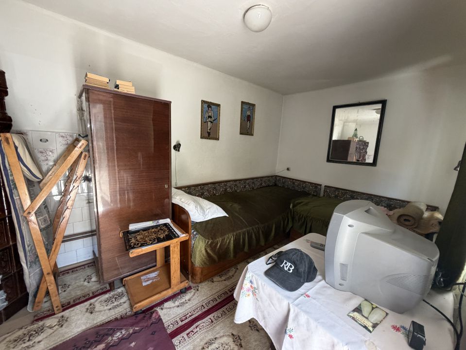 Sebeș Centru – Casă cu suflet 7 Camere 700 mp Teren 2 Garaje Curte Gradină – fotografia 18 din 37