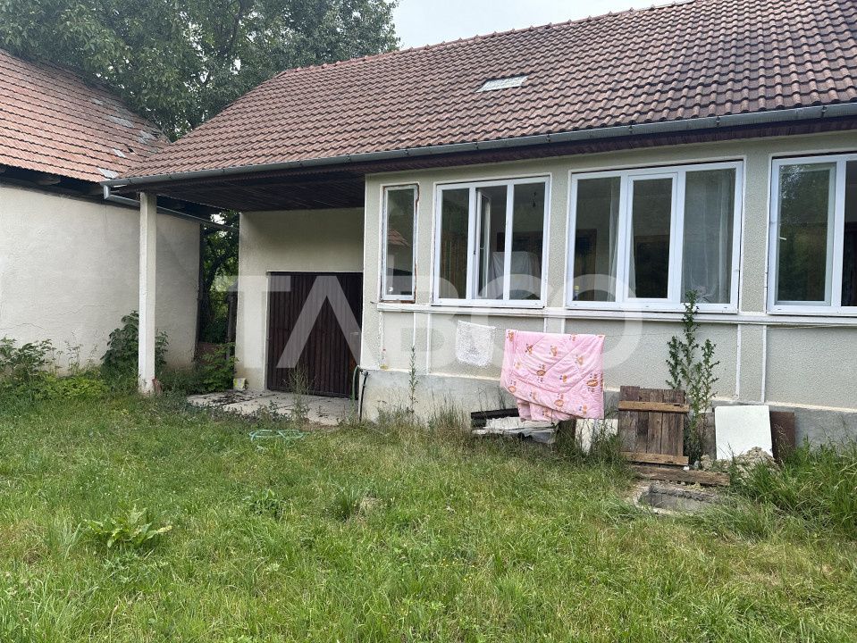 Casa 3 camere 5335 teren liber garaj si anexe  in Sinca Veche – fotografia 2 din 16
