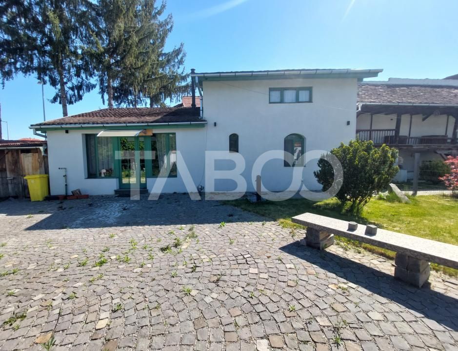 Casa de inchiriat 90 mp 3 camere curte 370 mp aproape de mall Cisnadie – fotografia 1 din 17