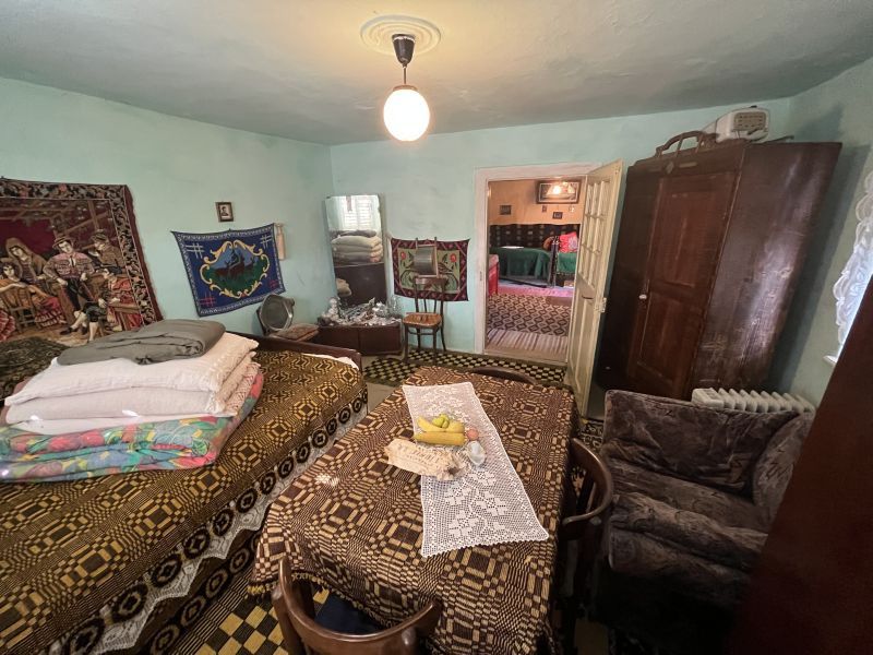 OKAZIE! Casa in Cricau 3 Camere 1300 mp. Curte Teren Fantana Utilitati Asfalt – fotografia 2 din 32