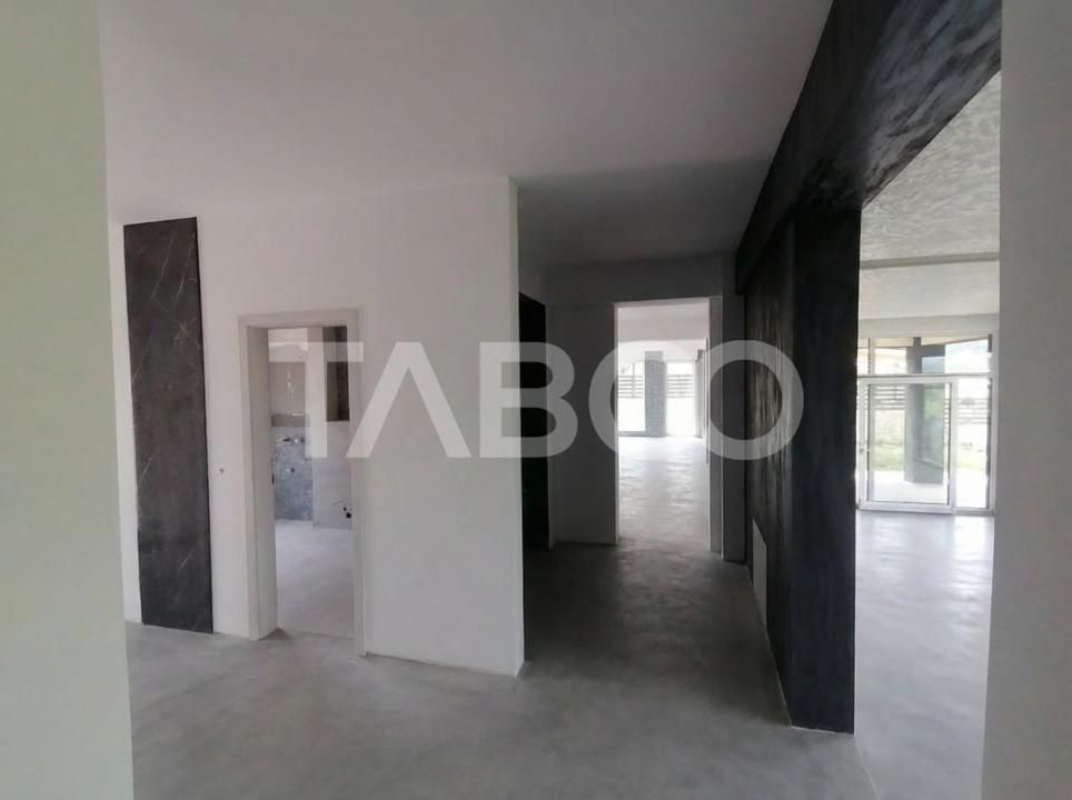 Casa moderna cu 5 camere, piscina si priveliste superba, Cisnadie – fotografia 8 din 26
