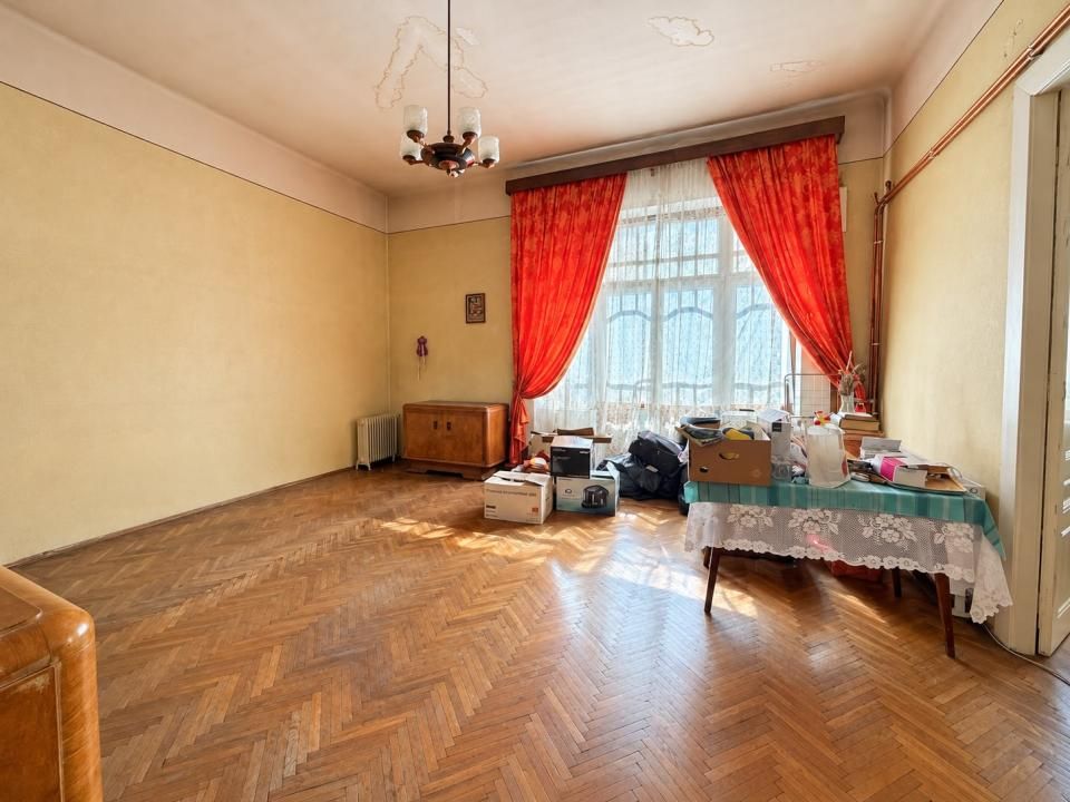 Apartament cu 2 camere de vanzare in Oradea, cladire istorica situat central – fotografia 1 din 7