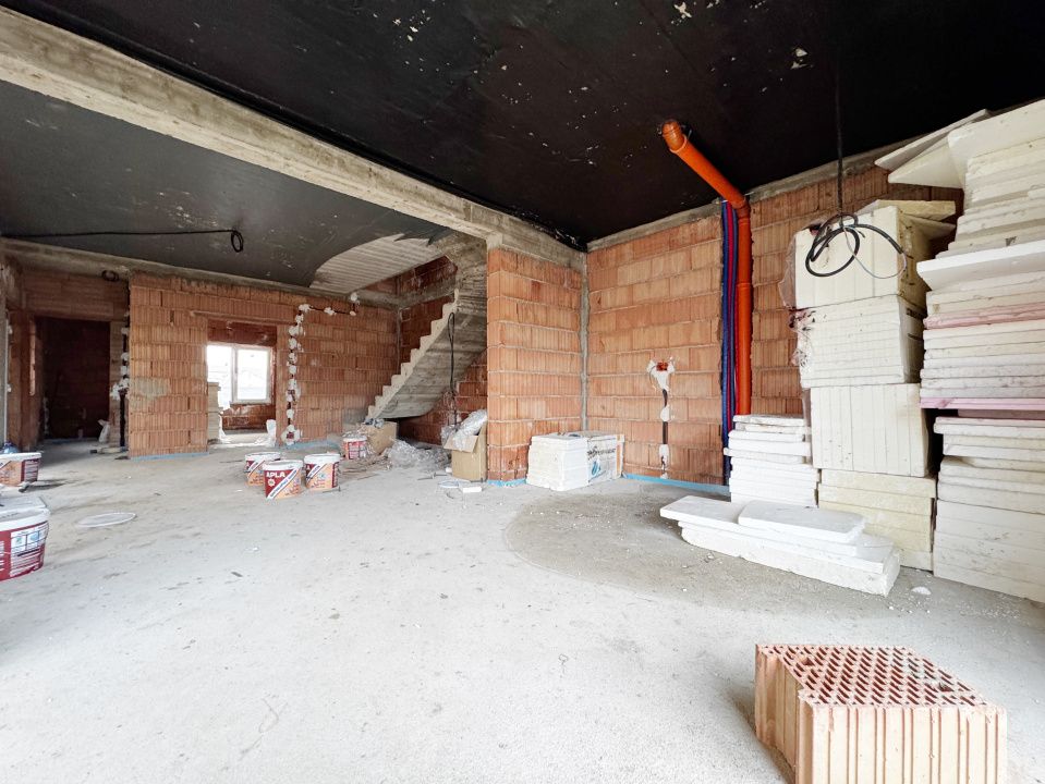 Duplex despartit prin camera tehnica, 121mp utili si 350mp teren - Urseni – fotografia 6 din 29