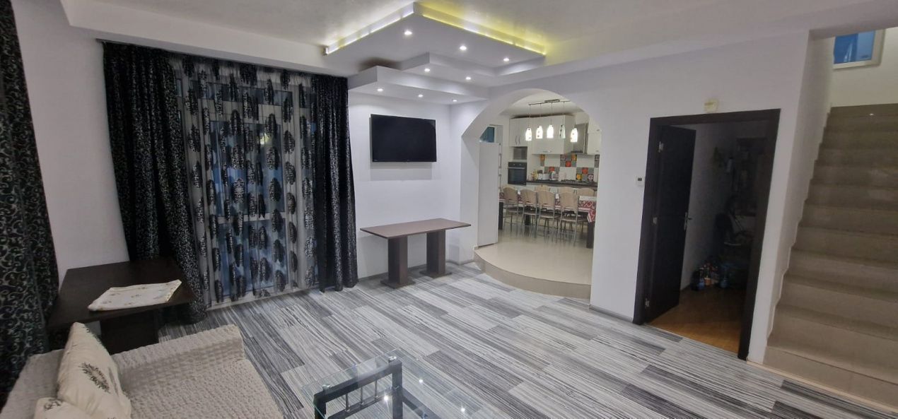 Pensiune cu 10 camere de vanzare in zona Mamaia-Sat - LIDL – fotografia 2 din 31