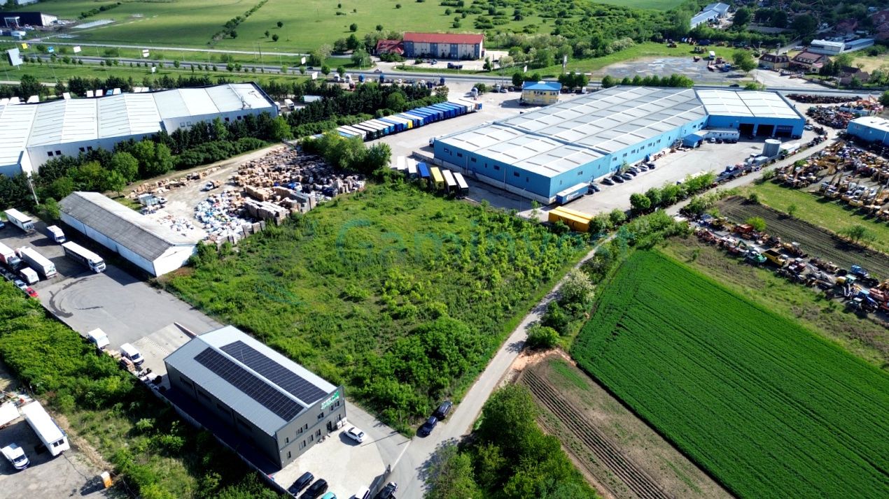 Teren industrial de 8000mp  si front de 90 m de vanzare langa Oradea, Bors – fotografia 2 din 6