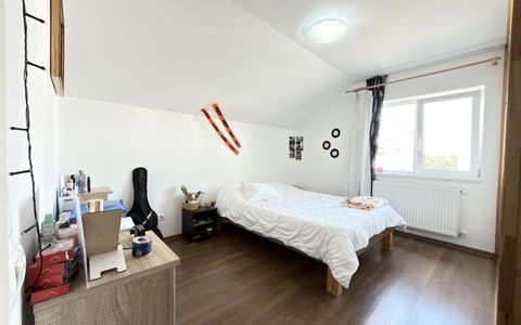 Apartament 3 camere, Semidecomandat, 57 mp utili, etaj 2 - Dumbravita