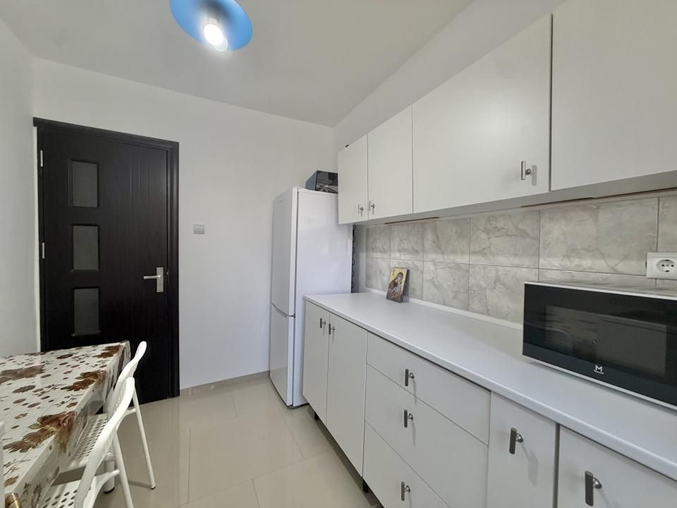 Apartament 3 camere, 2 bai, mobilat/utilat, etaj 3, zona Sagului – fotografia 11 din 13