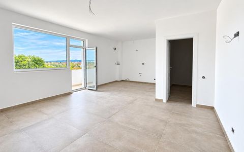 Apartament cu 3 camere și 2 băi, plus balcon