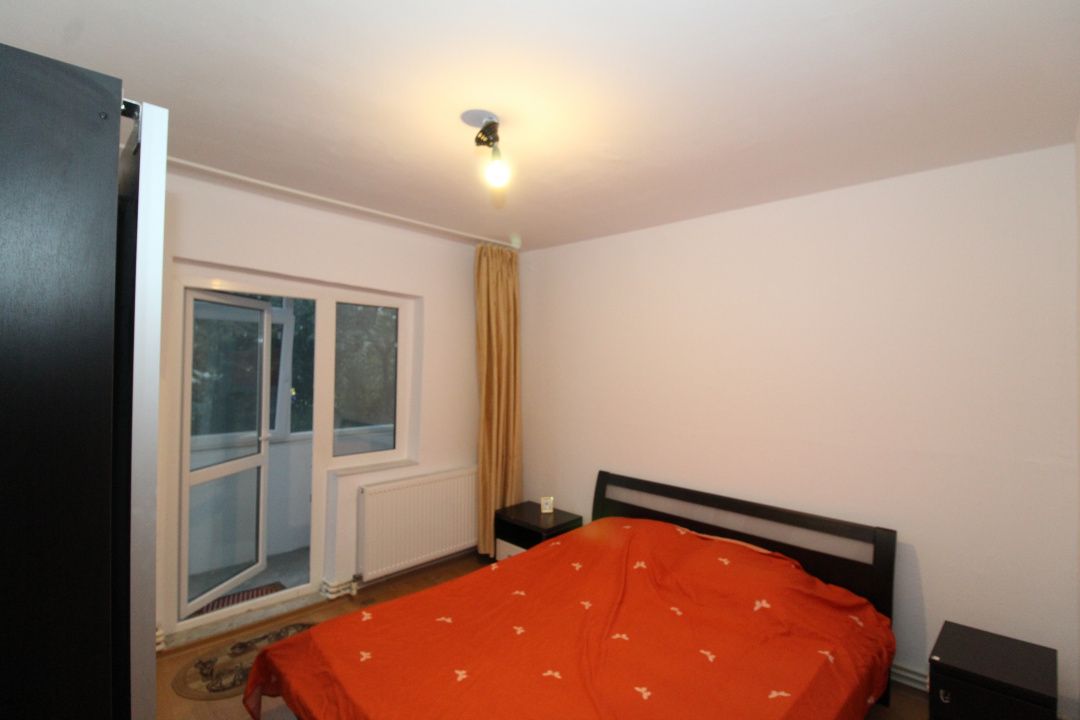 Ap. 2 cam. Bd. Lapusneanu / Str. Farului, Gaze, Parcare. Comision 0% – fotografia 1 din 8
