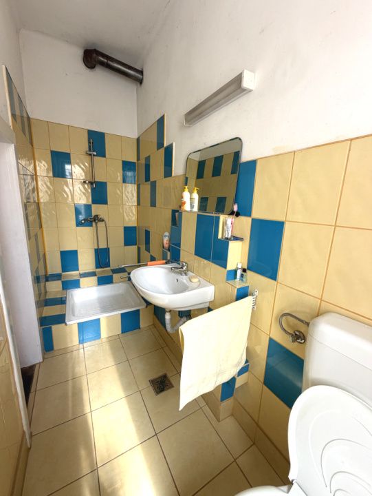 Sebeș Centru – Casă cu suflet 7 Camere 700 mp Teren 2 Garaje Curte Gradină – fotografia 8 din 37