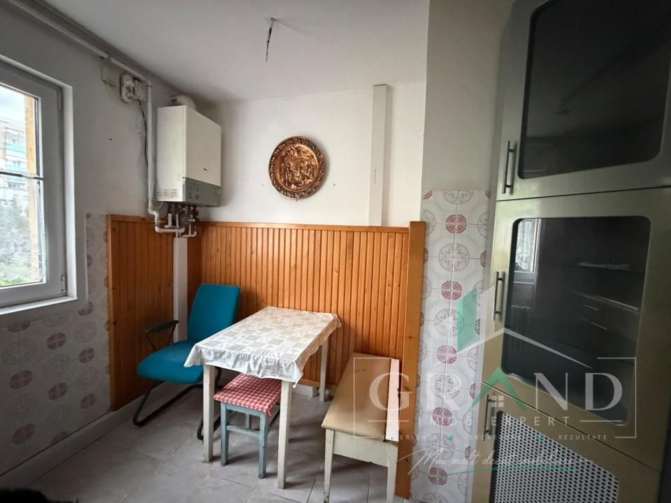 3 CAMERE DECOMANDAT |  BALCON | GARAJ | PIVNIȚĂ | CENTRALĂ PROPRIE | MĂNĂȘTUR – fotografia 4 din 18
