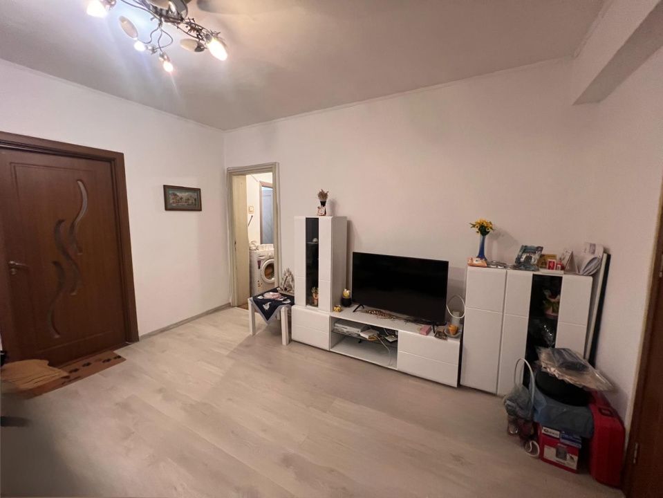 Apartament 3 camere, 61.11 mp, Calea Severinului, zona Scoala Nr. 12 – fotografia 2 din 8