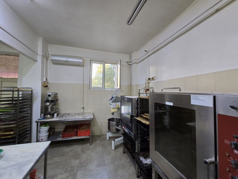 VANZARE SPATIU COMERCIAL PARTER  ZONA 9 MAI – fotografia 1 din 17