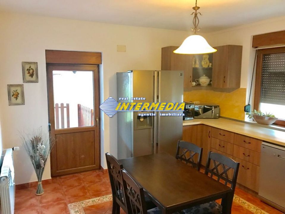 Casa de vanzare Alba Iulia CETATE cu 4 dormitoare si living finisata complet – fotografia 24 din 34
