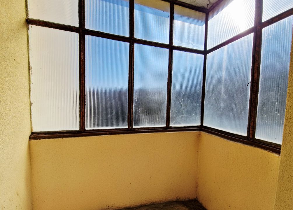Apartament cu potential, orientare sud-est, 2 balcoane, zona Parang – fotografia 19 din 23